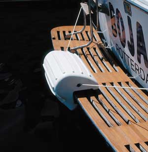 トランサムフェンダー トランサムフェンダー